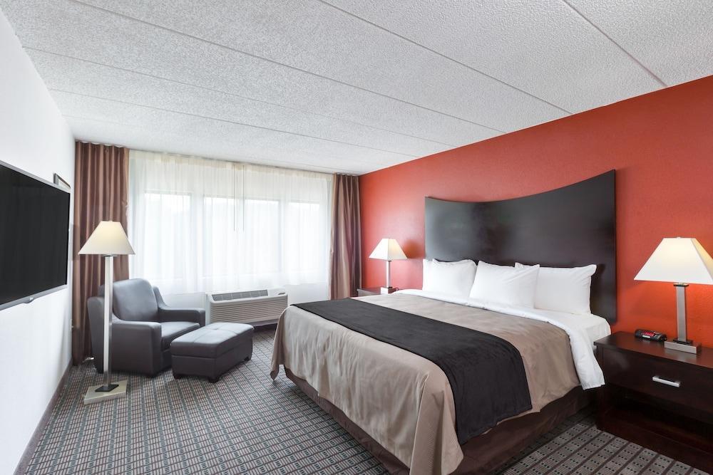 Clarion Hotel & Suites BWI Airport North Baltimore Buitenkant foto